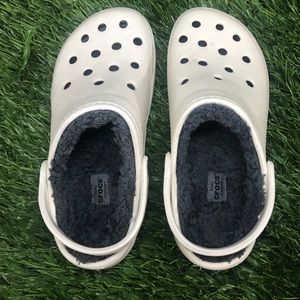 Crocs Unisex Women 6 Lined Fuzzy Fur Lined With Strap White & Gray